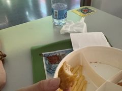 -麦当劳(上海虹桥站30B检票口楼上)