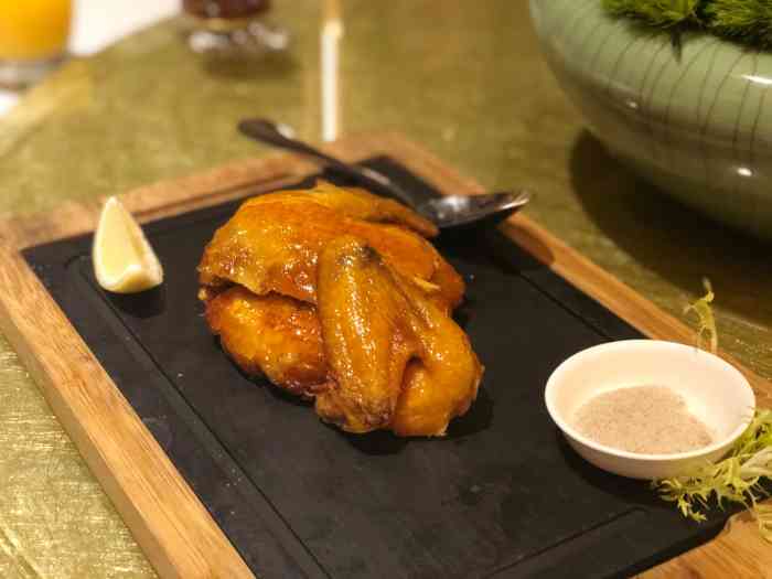 金茂君悦·粤珍轩 canton-"很好!菜单点菜.饭店很安静很干净.