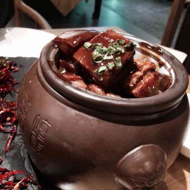 世纪谭府酒楼(西直门店)-"菜品中规中矩,服务员显然没好好训练过礼仪.
