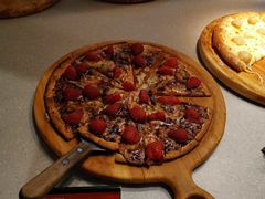 草莓巧克力比萨-比格比萨自助(花园路店)