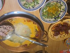 -洱火云南酸菜牛肉火锅(石景山当代商城店)