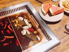 -老牌坊云南鱼豆花火锅(爱建店)
