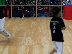 -嗨动跆拳道体能馆(菜百店)