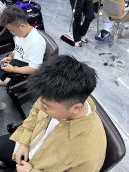 -藤野造型烫发染发