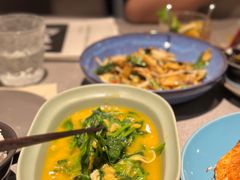 豌豆黄浸豌豆尖-半山腰·云南菜(侨福芳草地店)
