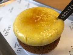 香草焦糖布丁泡芙-LANLIZI BAKERY(COSMO店)