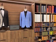 -吴志坚洋服店(贵都邻里中心店)