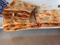 香酥肉饼-北京龙庆四季香农家饭庄·灶台鱼·碳烤虹鳟鱼(龙庆峡店)