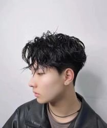 -BULB STUDIO 巴柏明星发型工作室