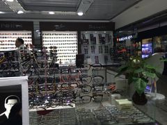 国际眼镜城(华彬眼镜)-华彬眼镜专业渐进配镜(潘家园店)