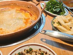 -洱火云南酸菜牛肉火锅(石景山当代商城店)