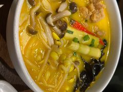 金汤酥肉酸辣米线-云海肴·汽锅鸡·云南代表菜(天山百盛优客店)