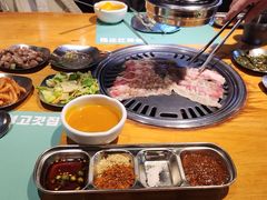 -唯成•韩国炭火烤肉 유성고기