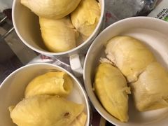 金枕头榴莲-鲜力达果品批发直销(青山店)