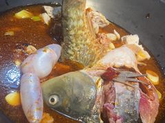 -鱼窝棚柴火铁锅炖(富山屯店)