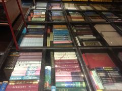 -钟书阁(松江泰晤士小镇店)