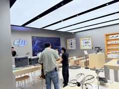 -DJI大疆(深圳华强北曼哈授权体验店)