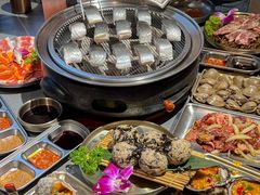 -围炉肉舍•炭烤活鳗•丹东海鲜烤肉(步行街店)