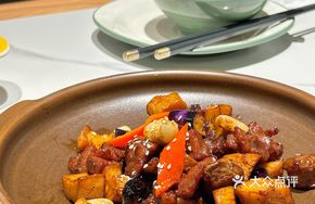 Black Pepper Rock-Roasted Beef Cubes