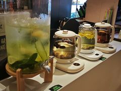 -涨巢·潮玩水疗局