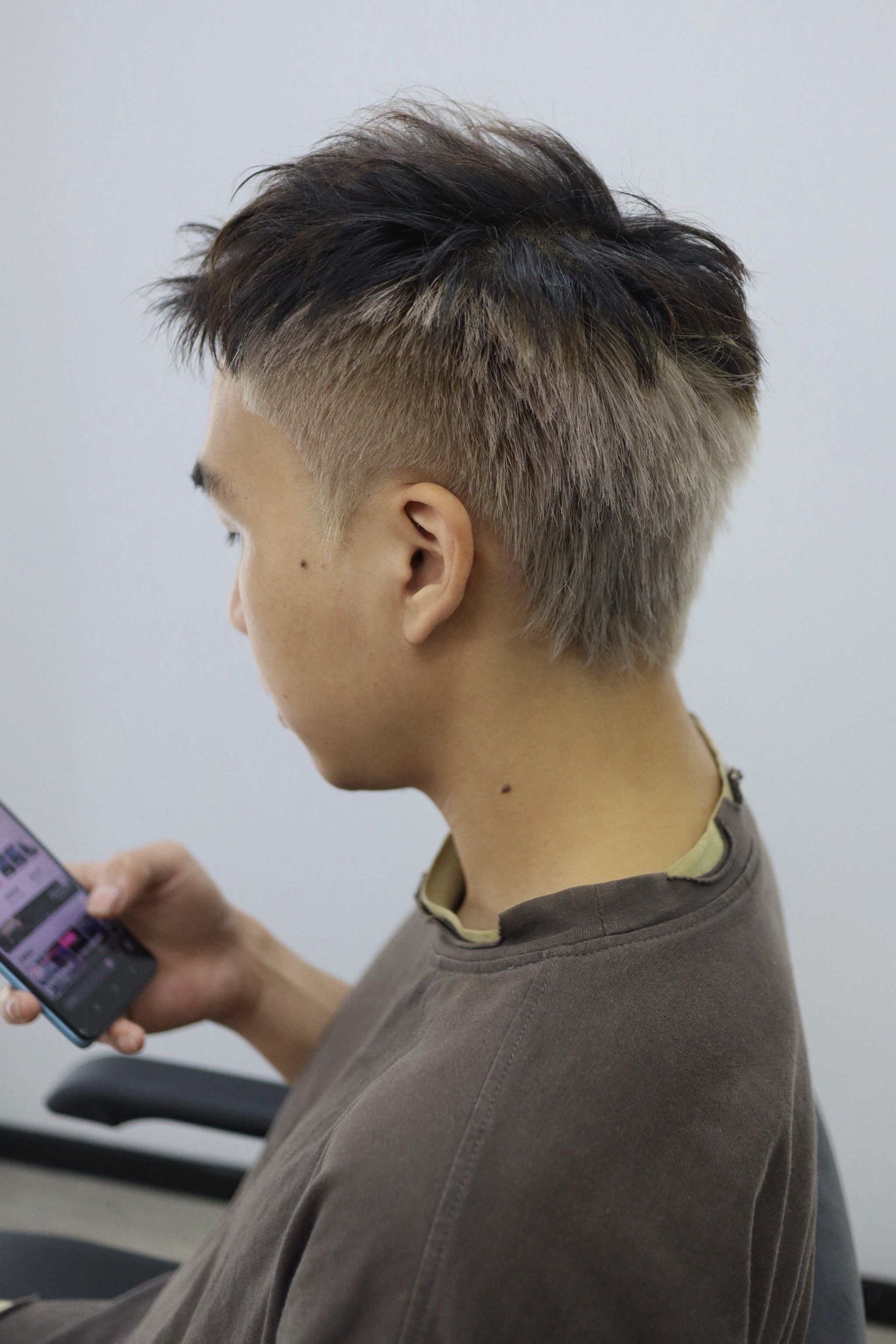 男生挂耳染#双色染 层次染,小众局部染