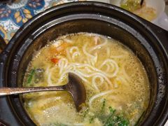 -云海肴·汽锅鸡·云南菜(天山百盛优客店)