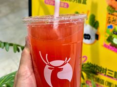 疯狂草莓冰茶-瑞幸咖啡(东海缤纷天地店)