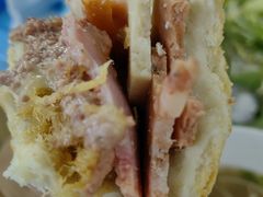 -Bánh Mì Huynh Hoa