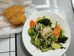 -华莱士·全鸡汉堡(财经学院店)