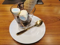 -Chom Cafe and Restaurant