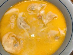 金汤黄鱼馄饨-蟹黄鱼·楼上面馆(外滩中央旗舰店)