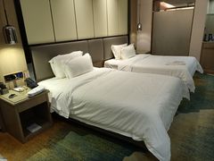 -华海酒店(茂名高铁站店)