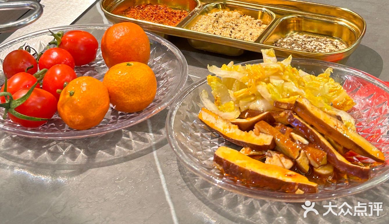 咩咩烤羊腿 | 记得早点来排队哦[糖果]