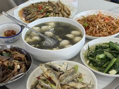 -丹水桥地锅鱼·翘嘴鲌·地方特色全鱼宴(丹江口大坝店)