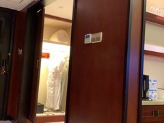 -永恒朗悦酒店(广西大学地铁站大学东路万达广场店)