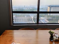 -西安大雁塔科技大学地铁站亚朵酒店