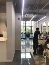 -茶发Salon·烫发染发理发