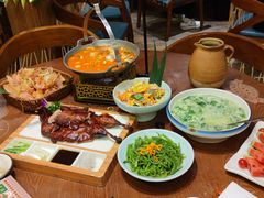 -老滇山寨•云南特色菜•地方菜•民族风情歌舞表演(金碧店)