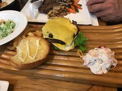-汽车博物馆主题餐厅