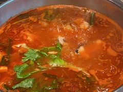 -野山舂·贵州现舂酸汤火锅(鸿通城店)