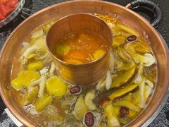-菌自由丨野生菌火锅特色庭院餐厅(丽江古城店)