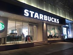 门面-星巴克臻选(上海淮海百盛购物中心店)