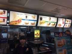 -麦当劳(轻轨曹杨路店)