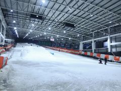 -乔波室内滑雪场