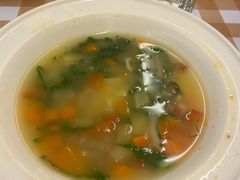 蔬菜汤-船屋葡国餐厅