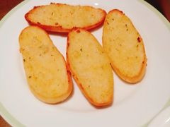 特制蒜香面包-萨莉亚意式餐厅(杭州滨江天街店)