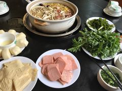 -东巴谷野生菌火锅餐厅