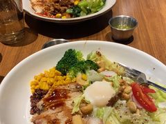 -POKEE VIA&Brunch·维娅(重庆来福士店)
