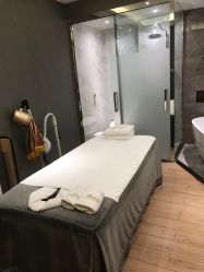 -香港倾城国际·美容美体中心