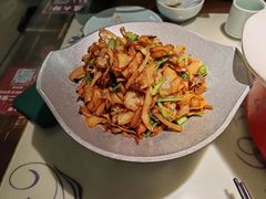-卢大鲜鱼头捞饭(美利广场店)